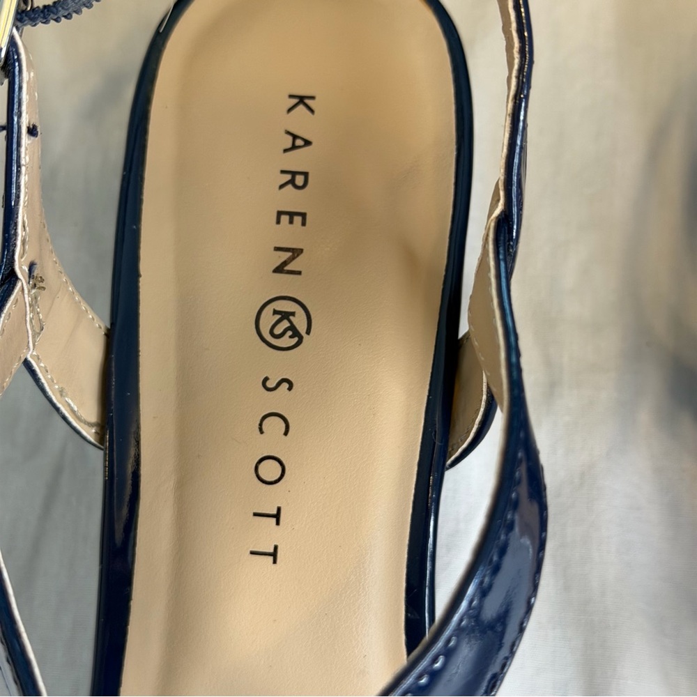 Karen Scott Navy Patent T-Strap Sandals with Silver Accent - Picture 4 of 9